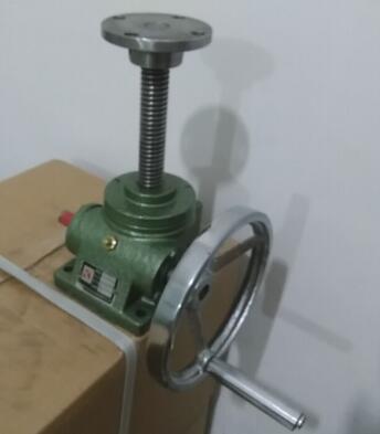 丝杆升降机